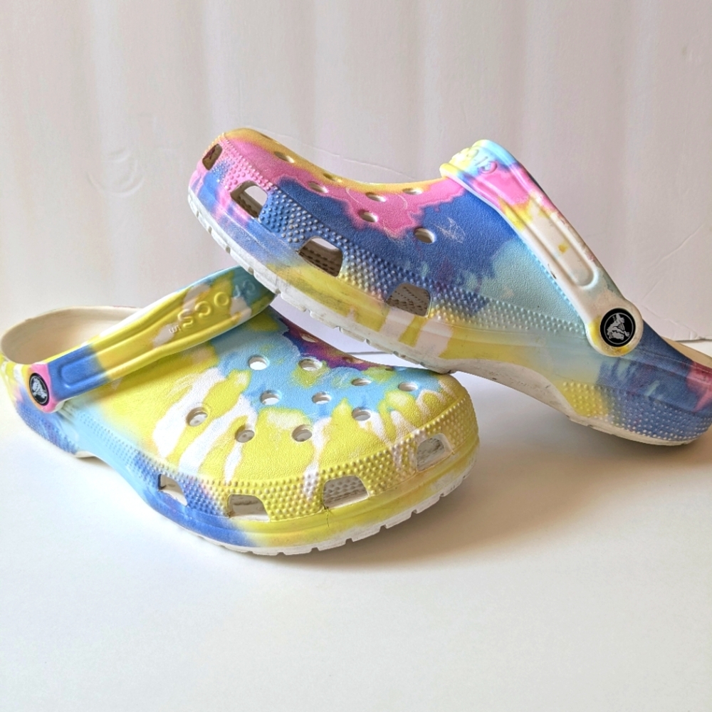 Women's tye dye crocs